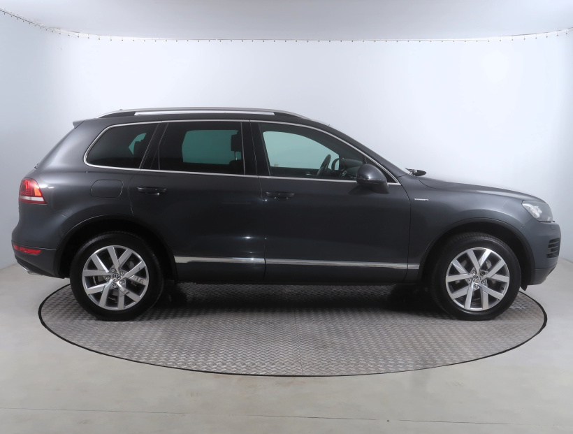 Volkswagen Touareg, 2013