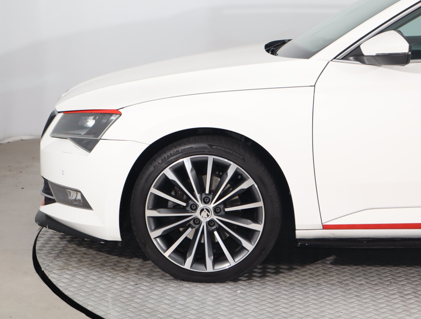 Škoda Superb, 2015