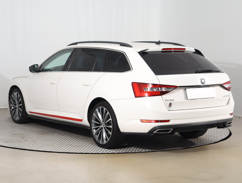 Škoda Superb, 2015