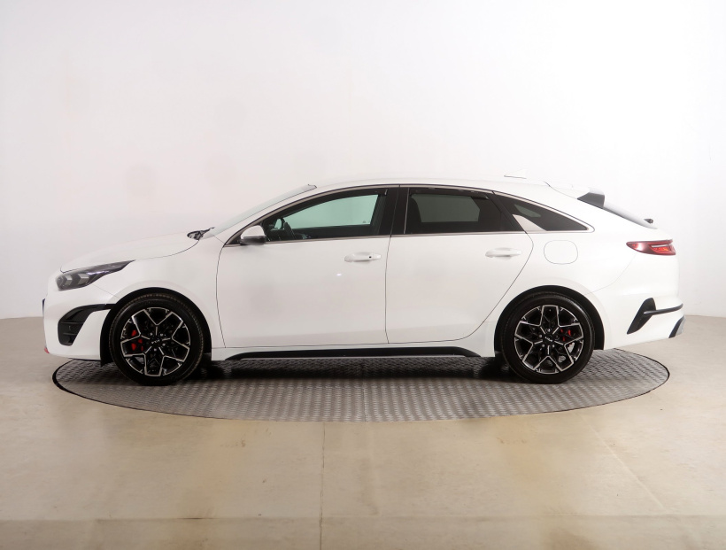 Kia ProCeed, 2022