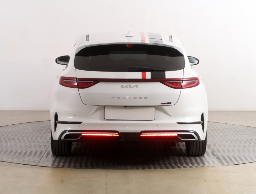 Kia ProCeed, 2022