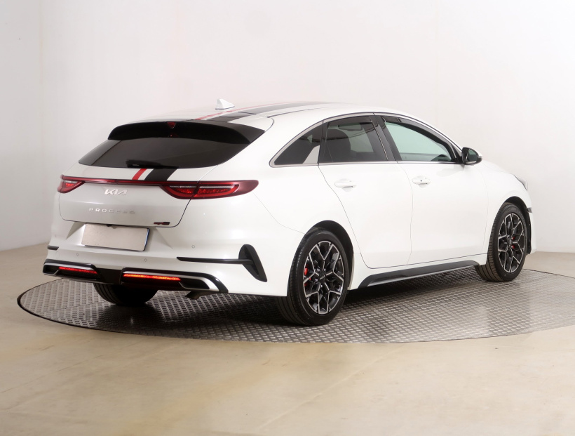 Kia ProCeed, 2022
