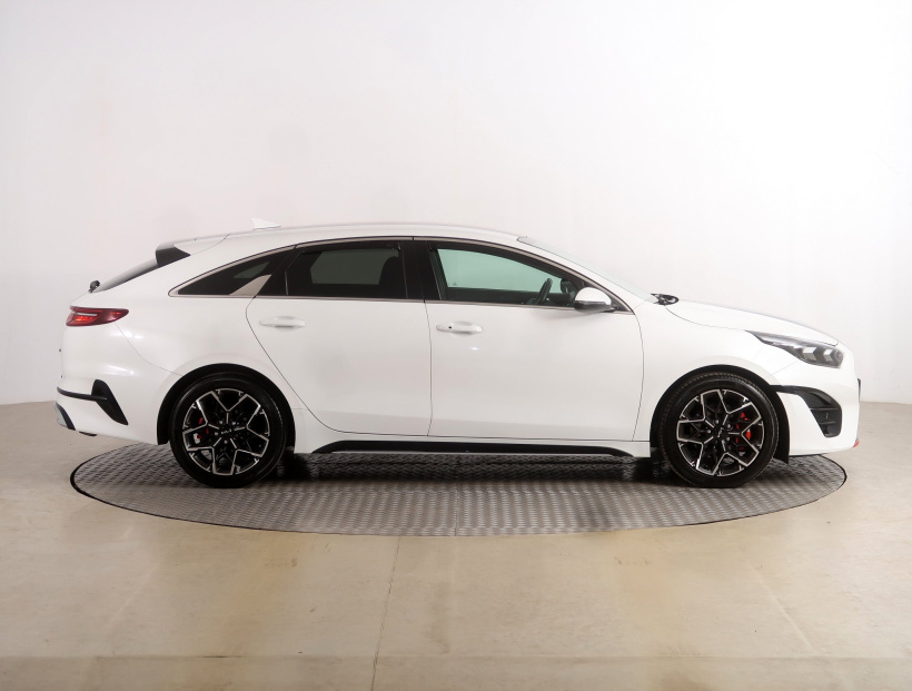 Kia ProCeed, 2022