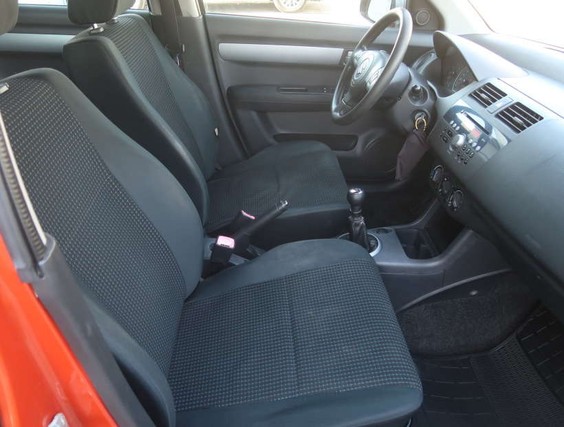 Suzuki Swift, 2005