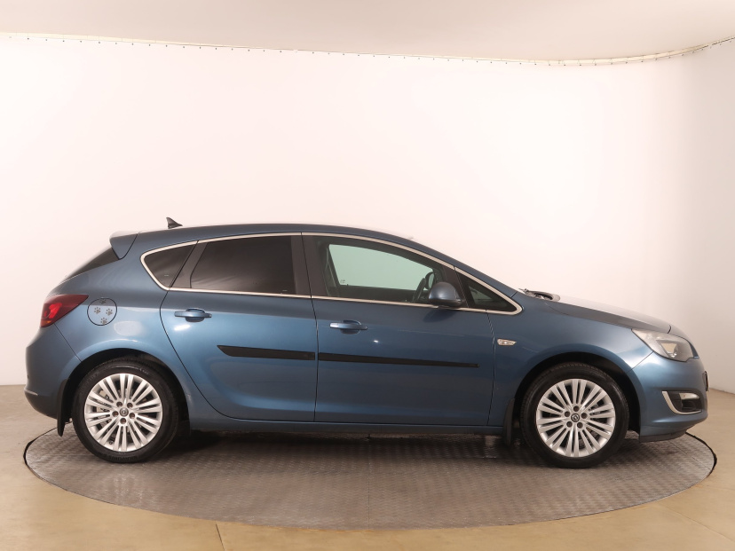 Opel Astra, 2015