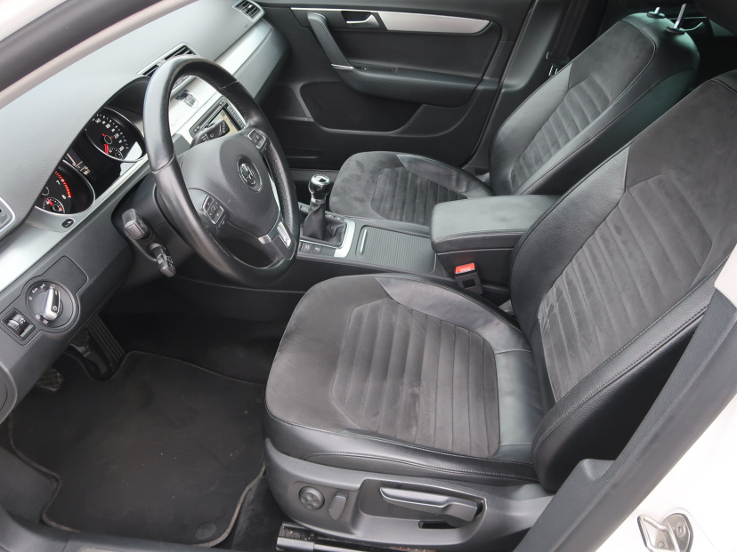 Volkswagen Passat, 2012