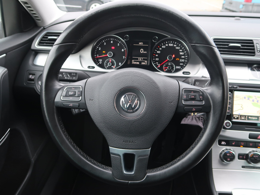Volkswagen Passat, 2012