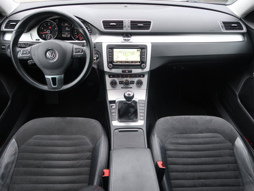Volkswagen Passat, 2012