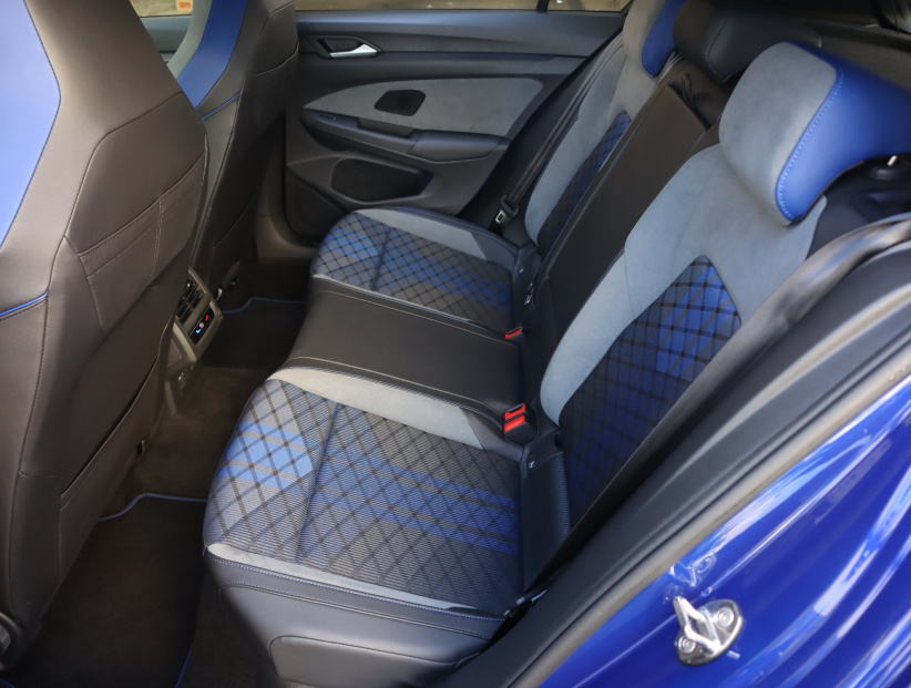 Volkswagen Golf, 2023
