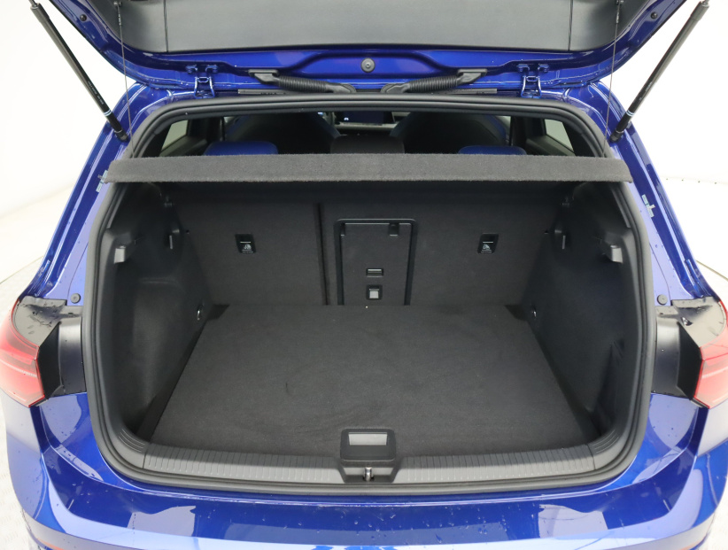 Volkswagen Golf, 2023