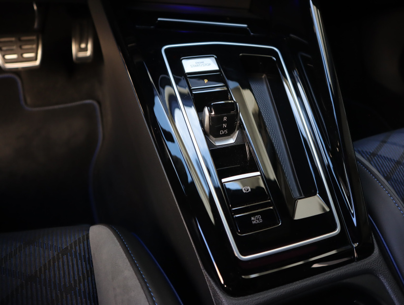 Volkswagen Golf, 2023