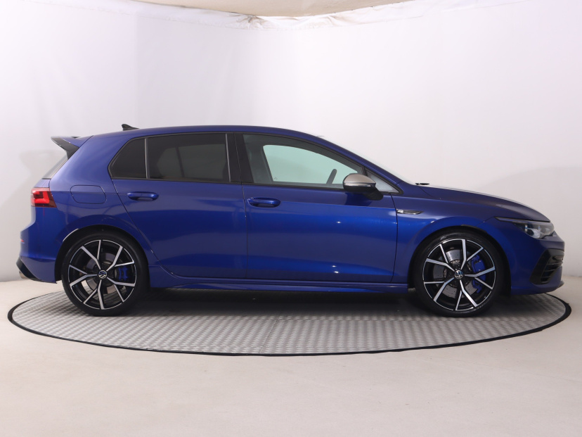 Volkswagen Golf, 2023