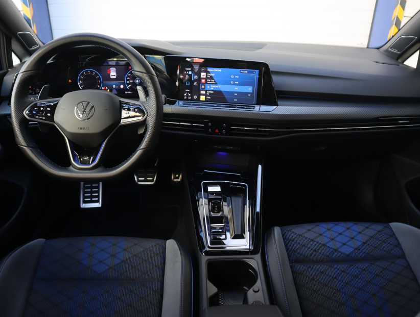 Volkswagen Golf, 2023