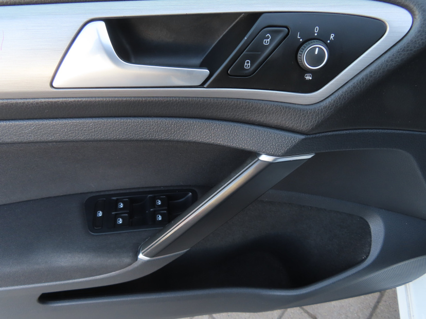 Volkswagen Golf, 2015
