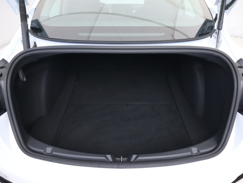 Tesla Model 3, 2022