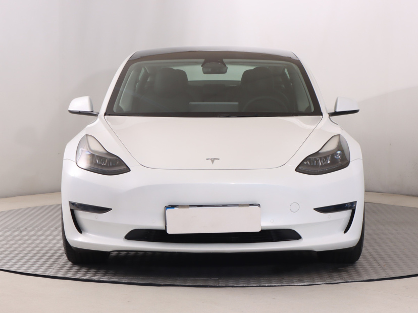 Tesla Model 3, 2022