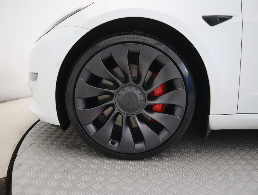 Tesla Model 3, 2022
