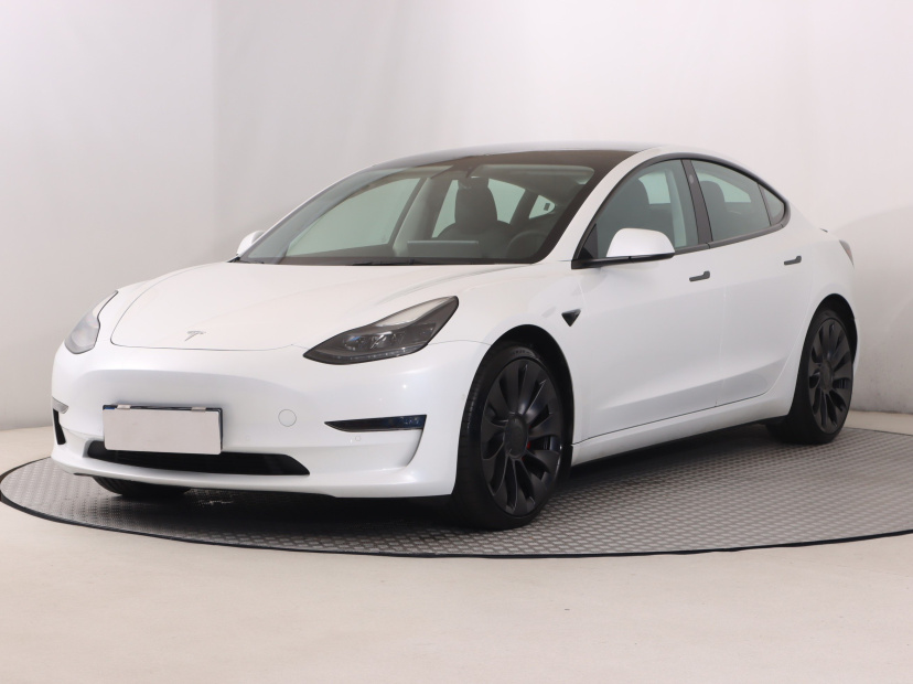 Tesla Model 3, 2022
