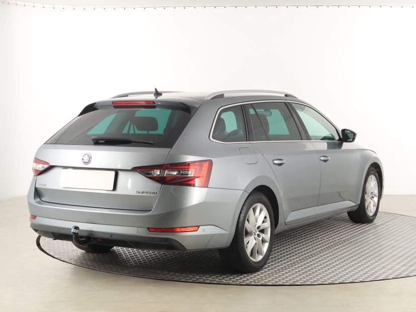 Škoda Superb, 2016
