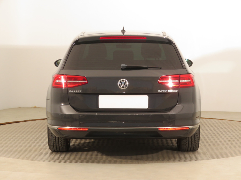 Volkswagen Passat, 2015