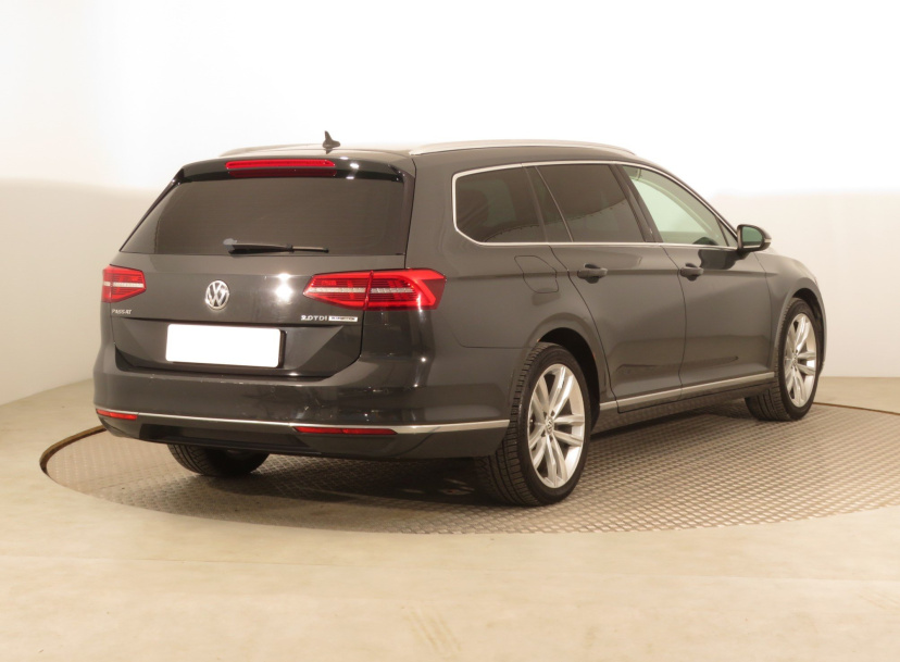 Volkswagen Passat, 2015