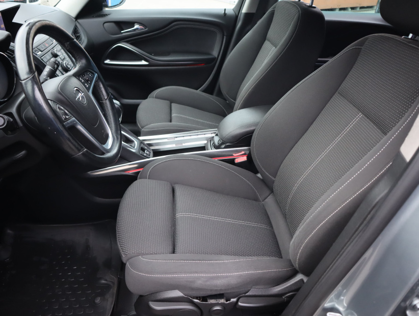 Opel Zafira, 2012
