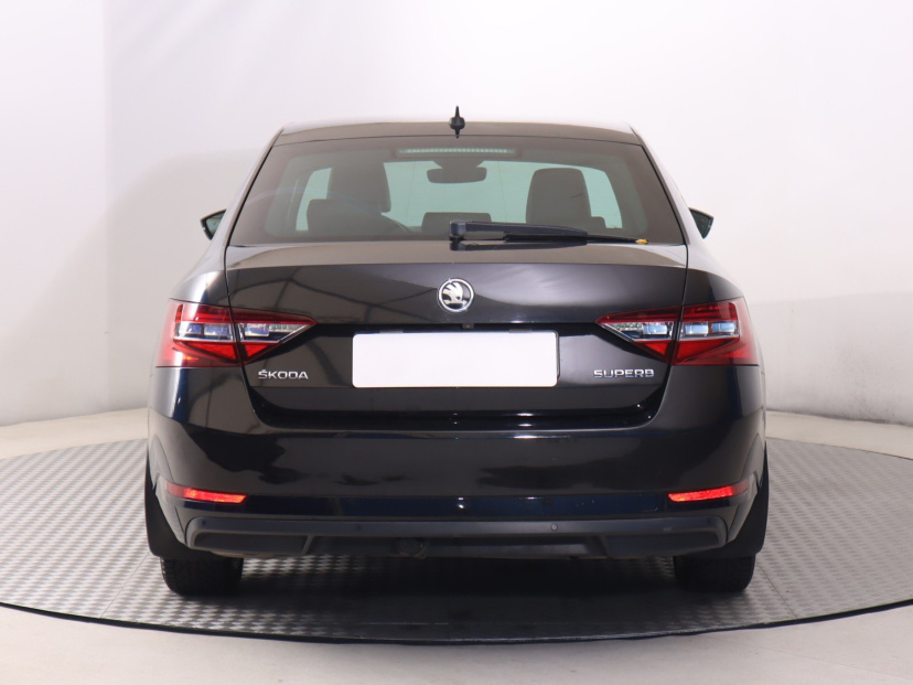 Škoda Superb, 2016