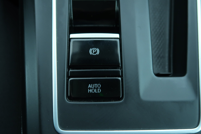 Volkswagen Golf, 2023