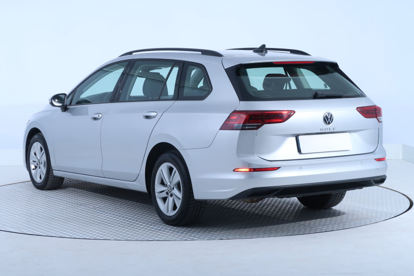 Volkswagen Golf, 2023
