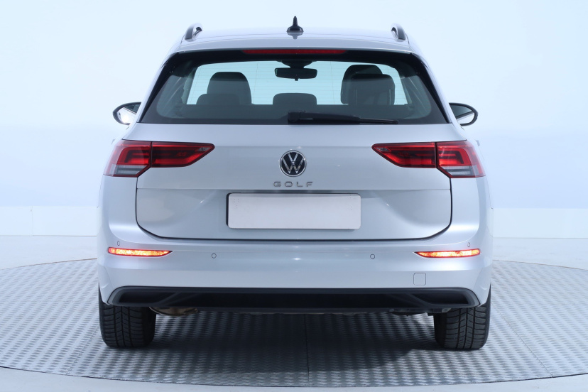 Volkswagen Golf, 2023