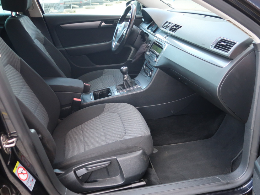 Volkswagen Passat, 2011