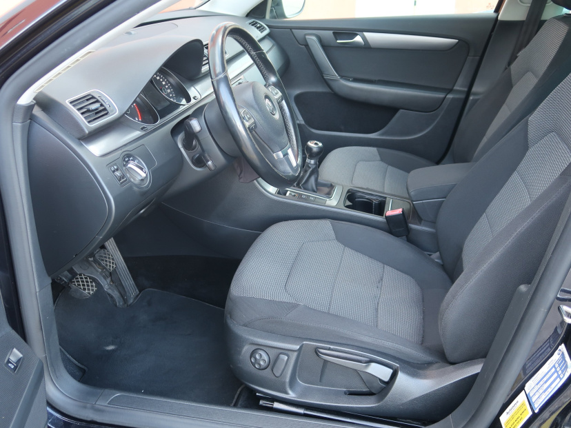 Volkswagen Passat, 2011