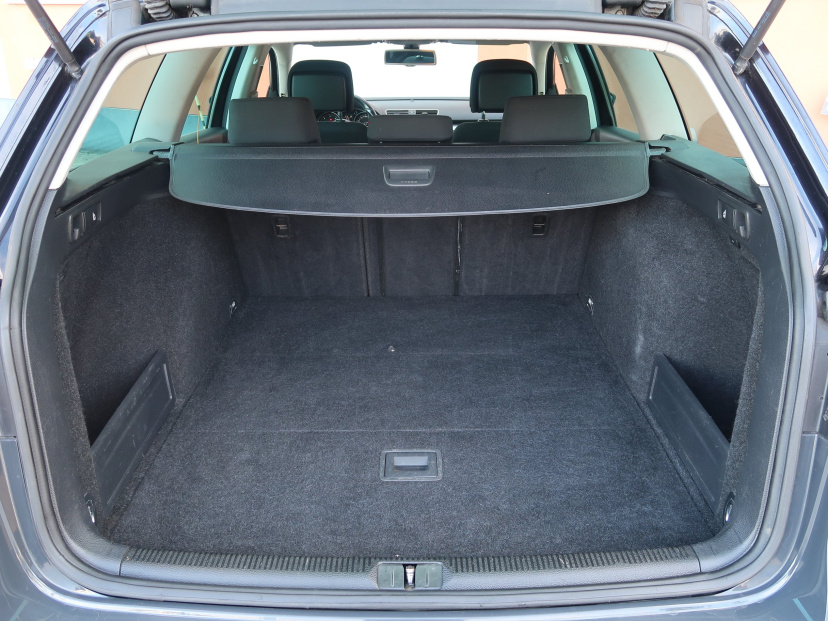 Volkswagen Passat, 2011