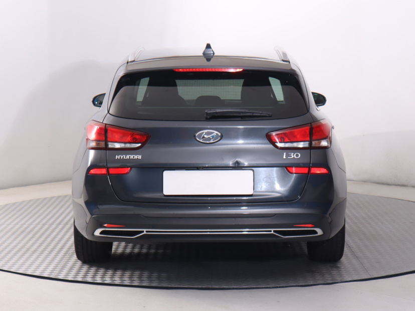 Hyundai i30, 2021