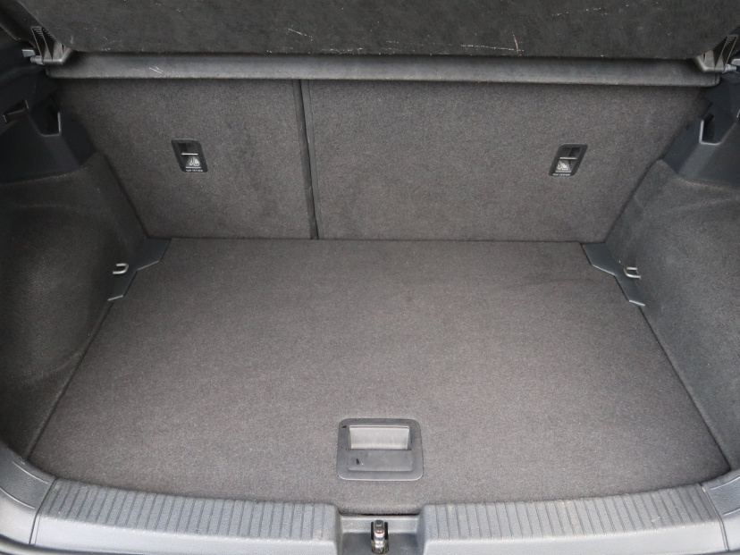 Volkswagen T-Cross, 2019