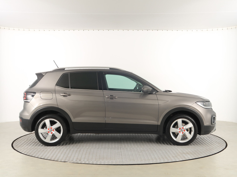 Volkswagen T-Cross, 2019