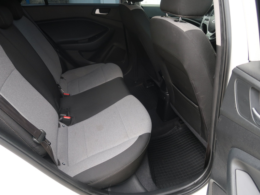 Hyundai i20, 2015