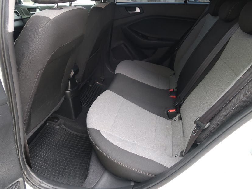 Hyundai i20, 2015