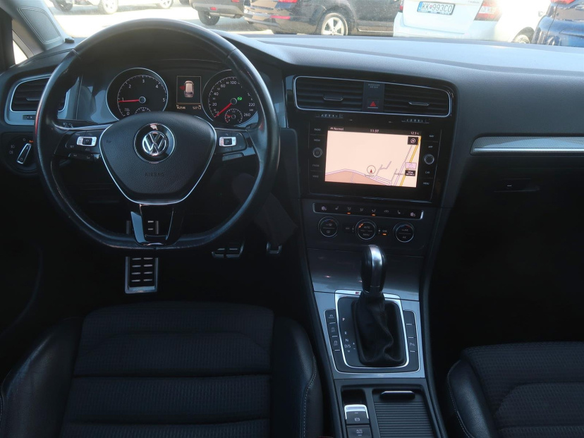 Volkswagen Golf, 2016