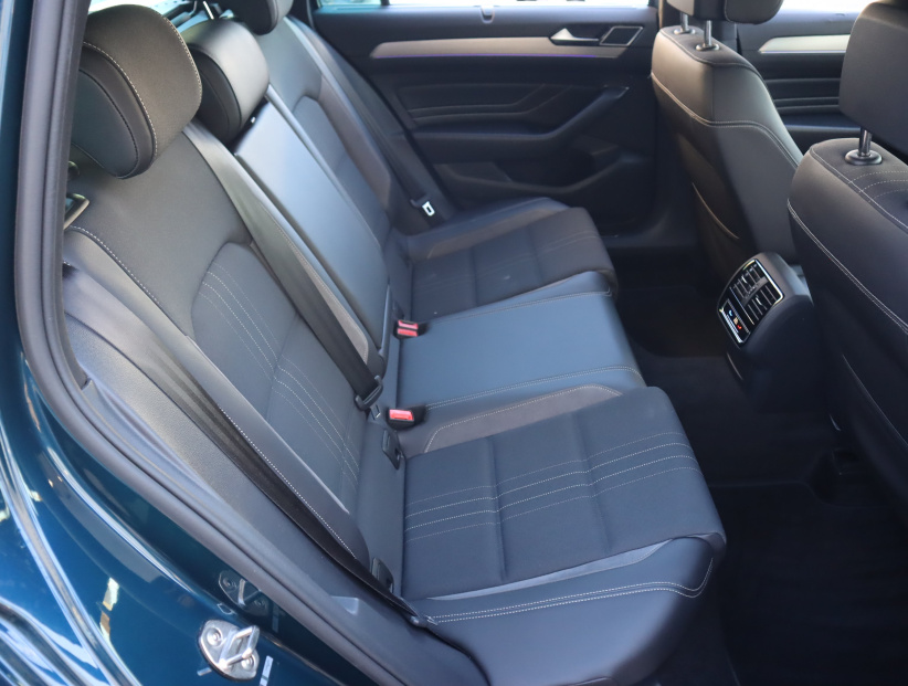 Volkswagen Passat, 2023