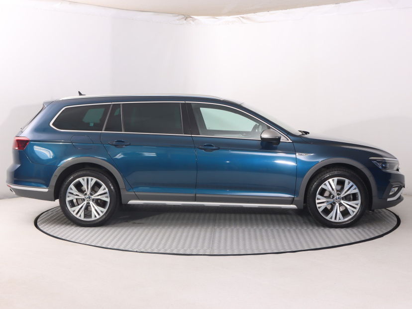 Volkswagen Passat, 2023