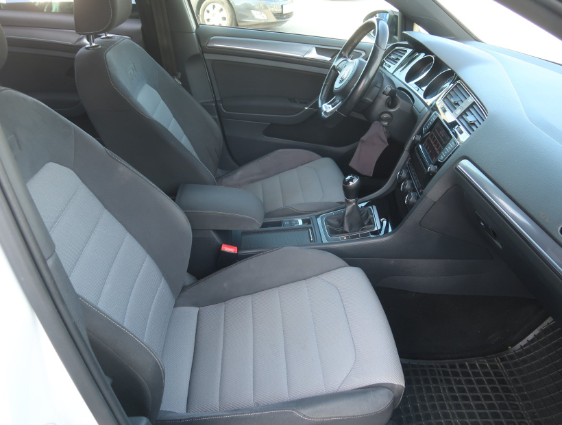 Volkswagen Golf, 2014