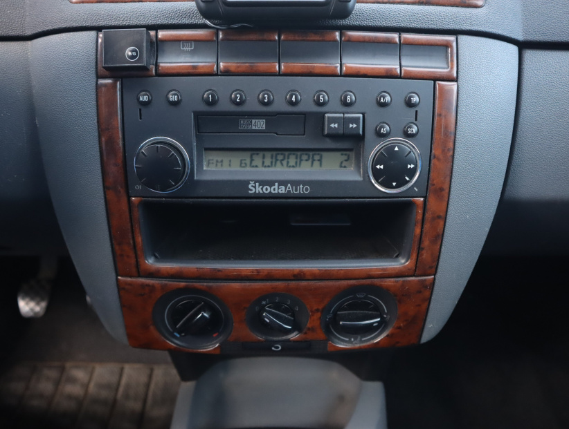 Škoda Fabia, 2000