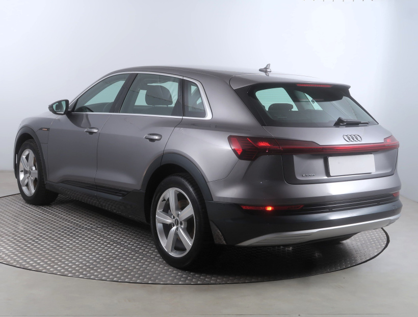 Audi e-tron, 2021