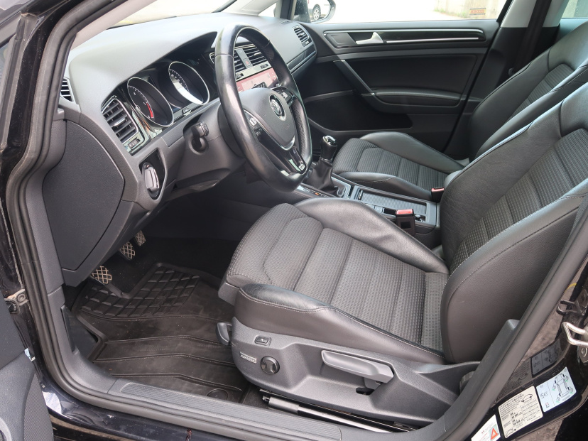 Volkswagen Golf, 2014