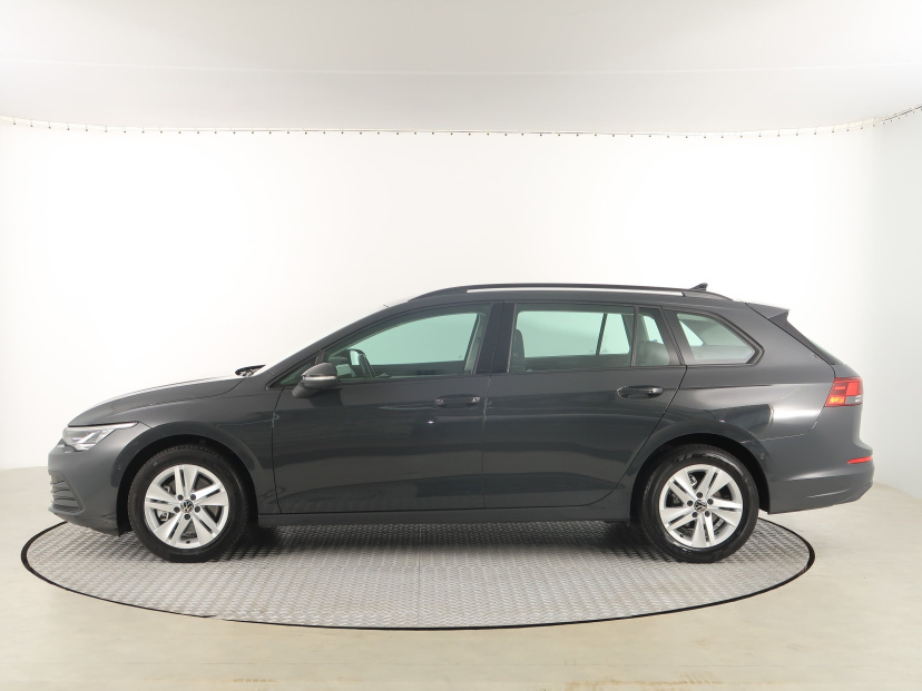Volkswagen Golf, 2022