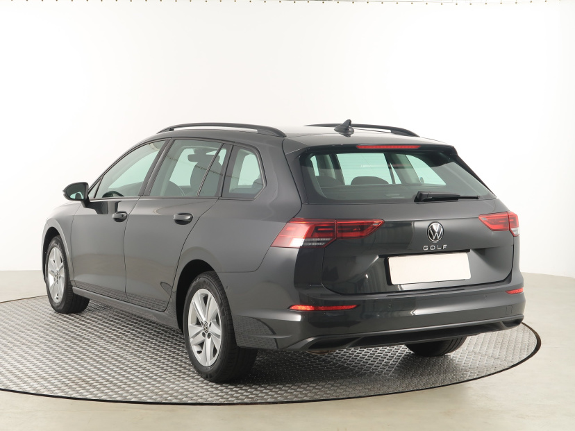 Volkswagen Golf, 2022