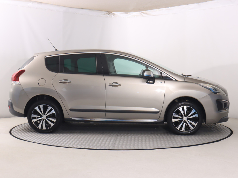 Peugeot 3008, 2015