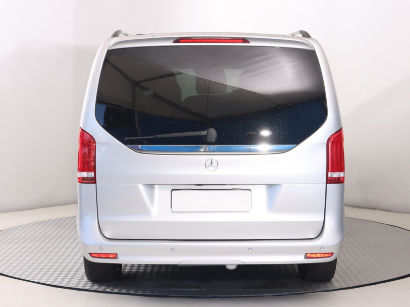 Mercedes-Benz V, 2022