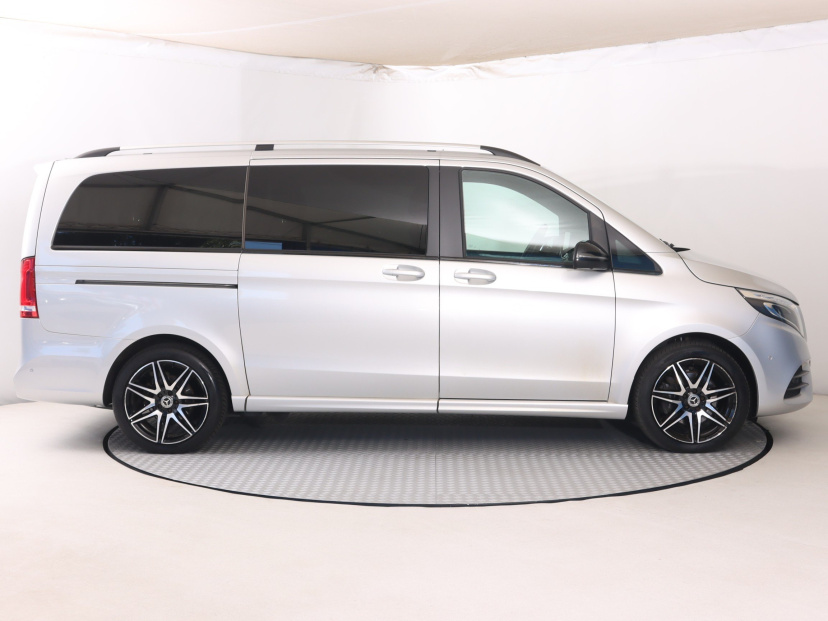 Mercedes-Benz V, 2022